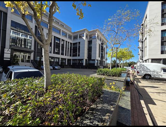 1,632M² OFFICE TO LET IN SANDTON CENTRAL